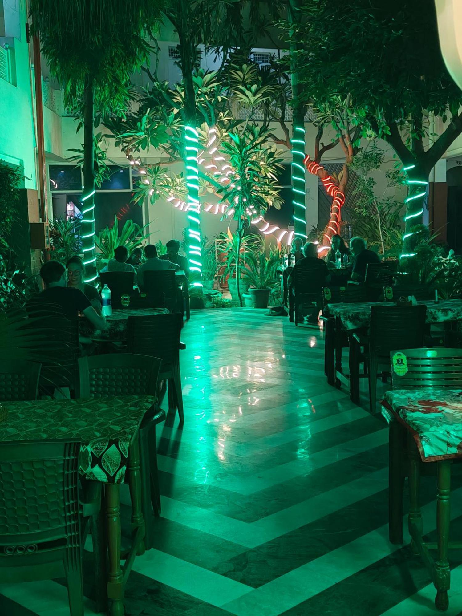 Hotel Tourist Rest House Agra Экстерьер фото